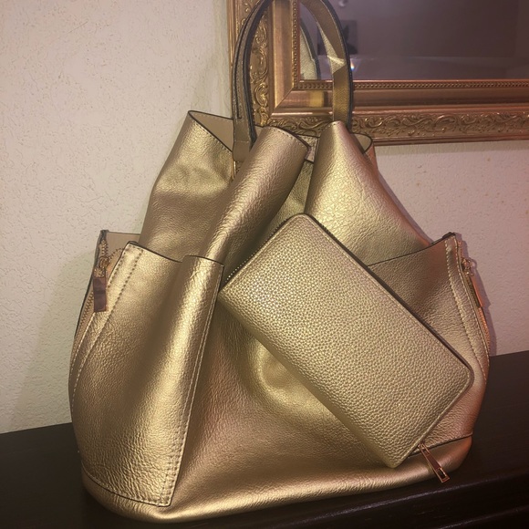 Vegan Bucket Tote & Vegan Wallet - Picture 2 of 7